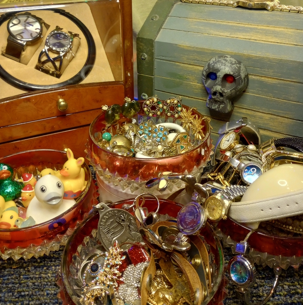 Live Show Listing